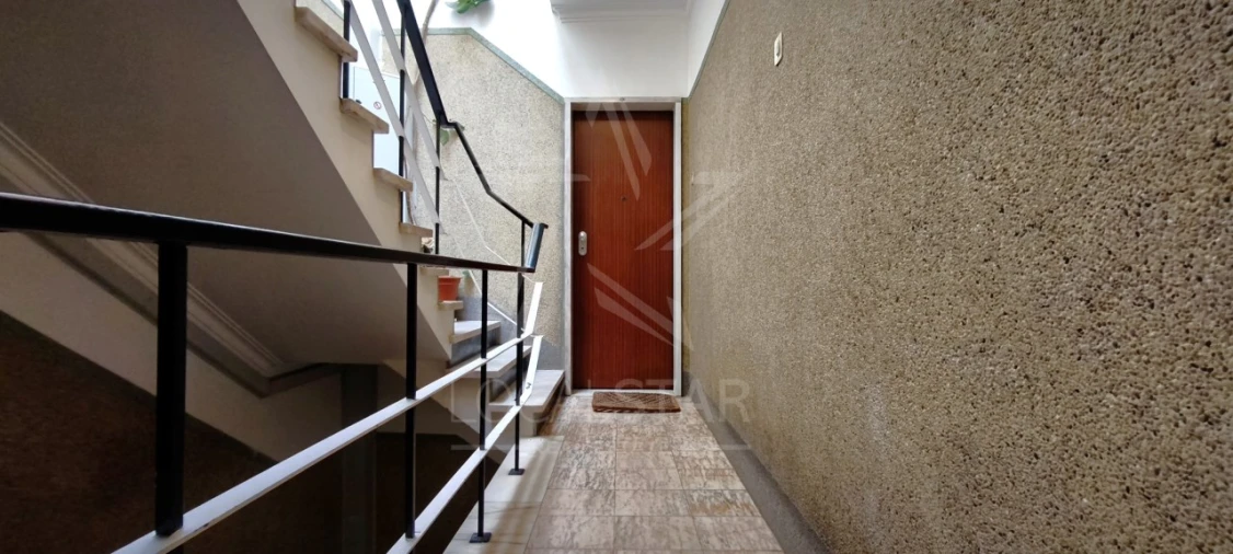 Apartamento T2 para Venda em Rio de Mouro Foto 3