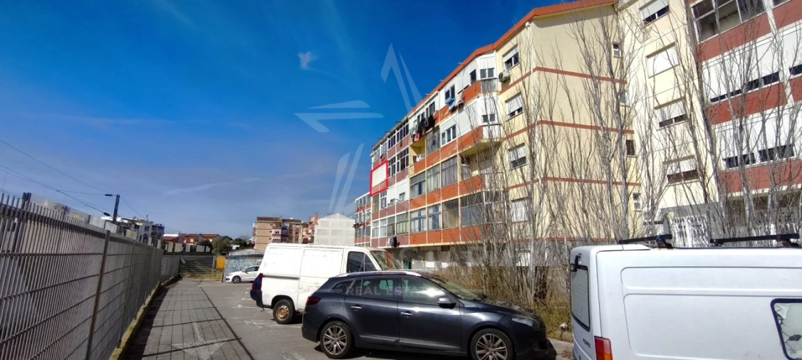 Apartamento T2 para Venda em Rio de Mouro Foto 29