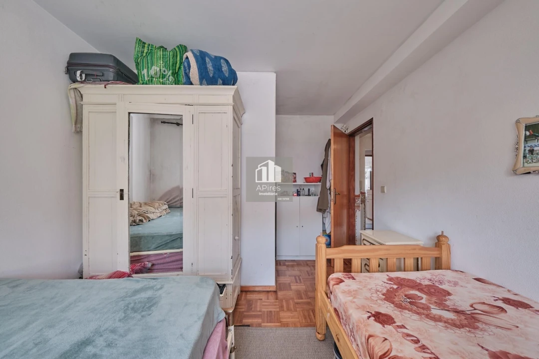 Apartamento T2 para Venda em Costa da Caparica Foto 16