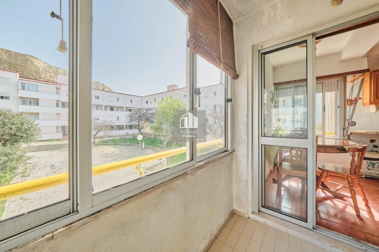 Apartamento T2 para Venda em Costa da Caparica Foto 14