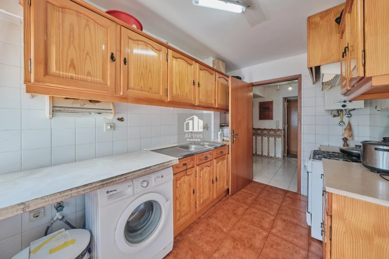 Apartamento T2 para Venda em Costa da Caparica Foto 4