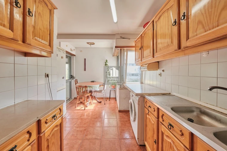 Apartamento T2 para Venda em Costa da Caparica Foto 3
