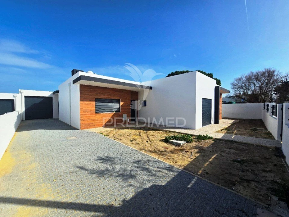 Moradia T3 para Venda em Azeitão (São Lourenço e São Simão) Foto 1