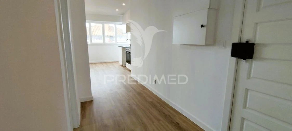 Apartamento T2 para Venda em Camarate, Unhos e Apelação Foto 6