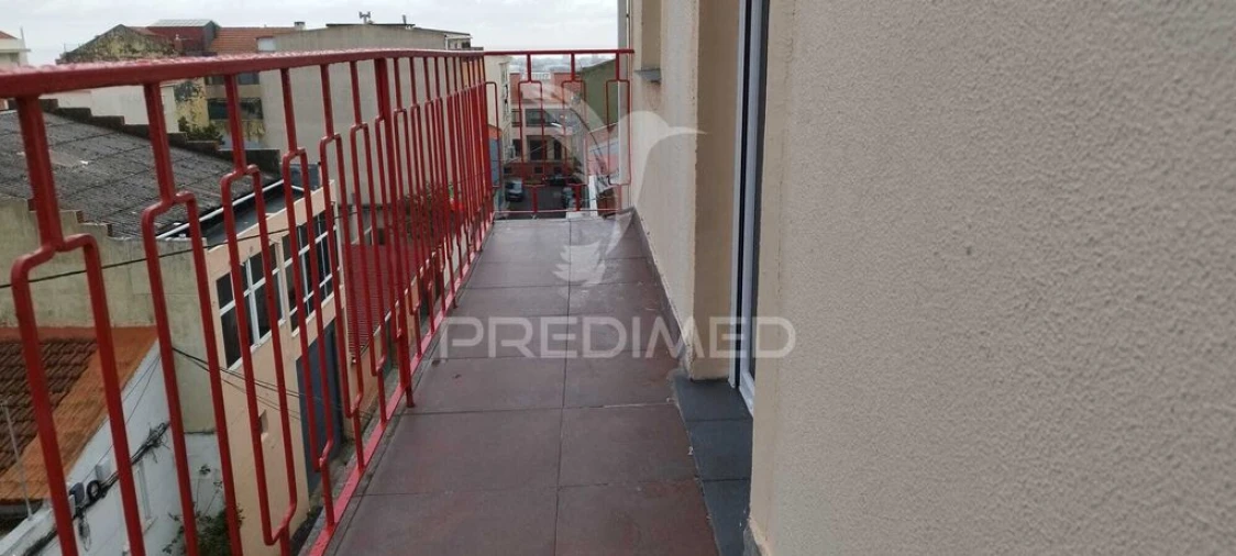 Apartamento T2 para Venda em Camarate, Unhos e Apelação Foto 16