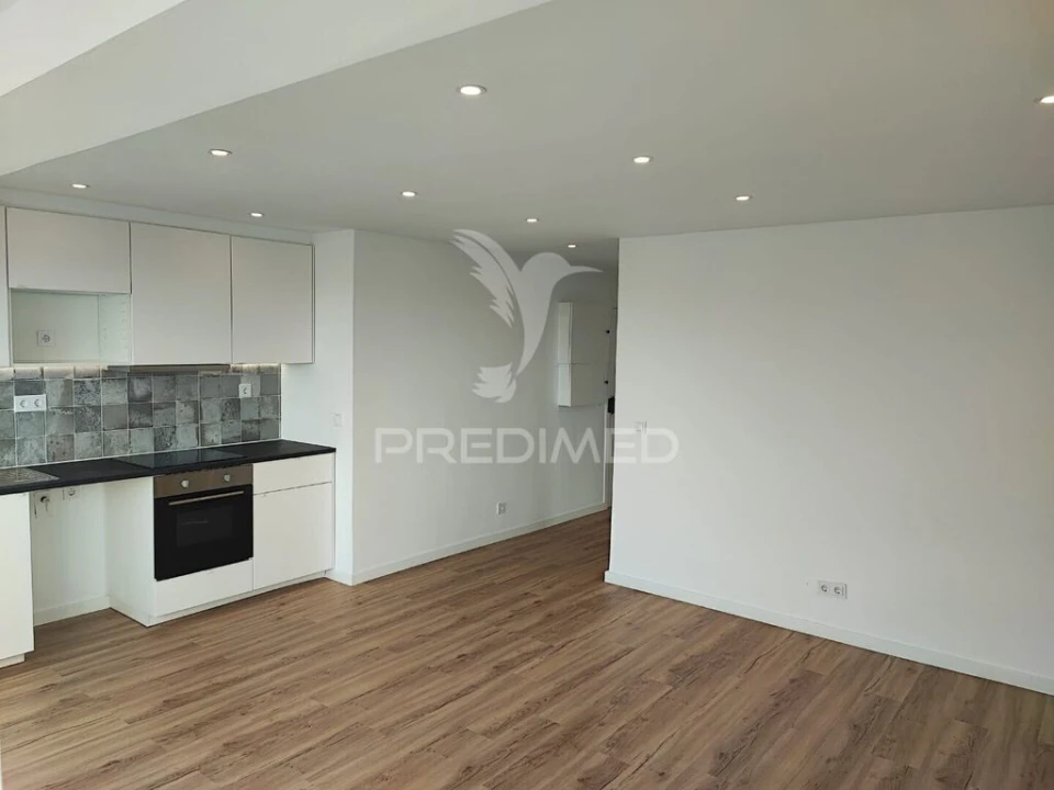 Apartamento T2 para Venda em Camarate, Unhos e Apelação Foto 5