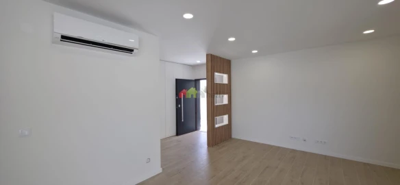 Moradia T4 para Venda em Quinta do Anjo