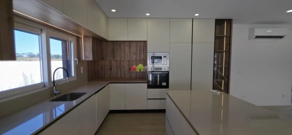 Moradia T4 para Venda em Quinta do Anjo