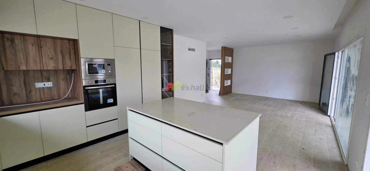 Moradia T4 para Venda em Quinta do Anjo Foto 3