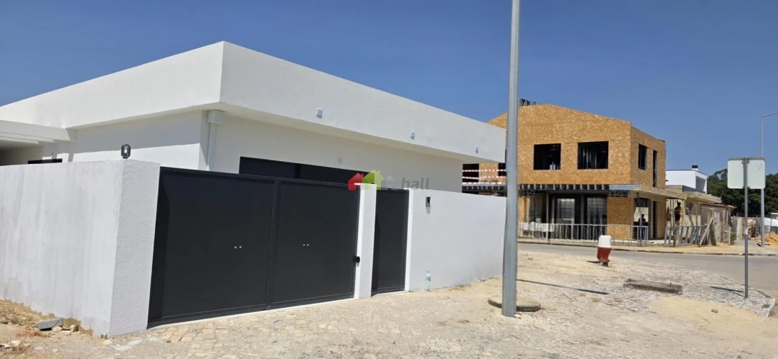 Moradia T4 para Venda em Quinta do Anjo Foto 3