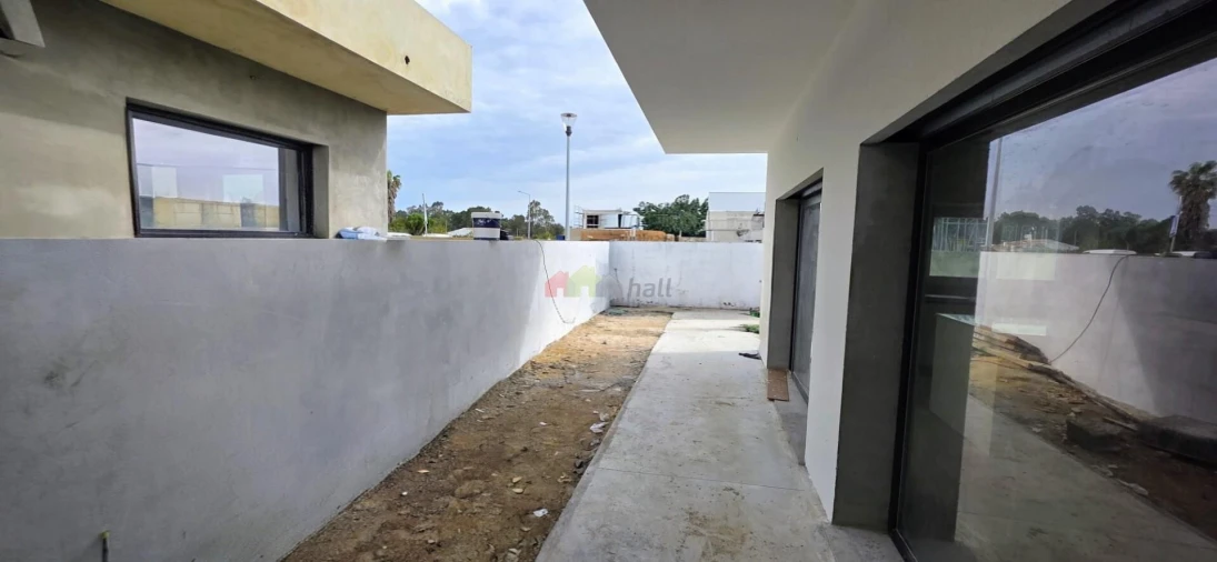 Moradia T4 para Venda em Quinta do Anjo Foto 2