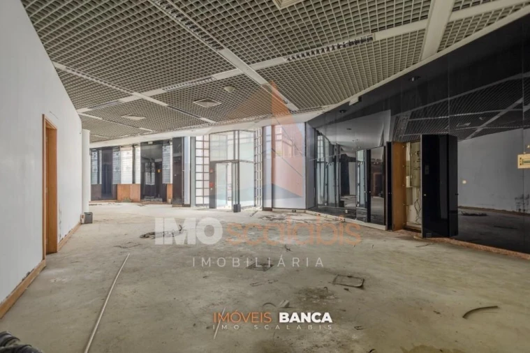 Loja para Venda em Romeira e Várzea