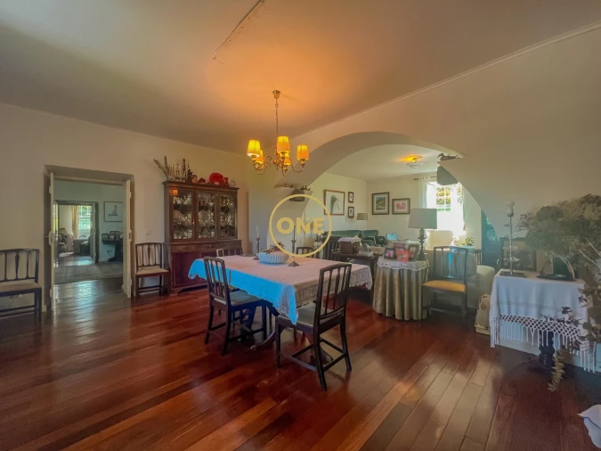 Moradia T5 para Venda em Capelas Foto 8