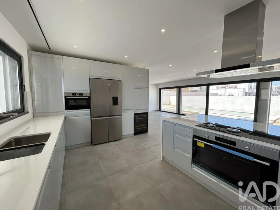 Moradia T6 para Arrendamento em Tavira (Santa Maria e Santiago) Foto 6