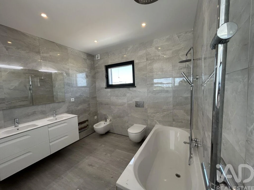 Moradia T6 para Arrendamento em Tavira (Santa Maria e Santiago) Foto 12