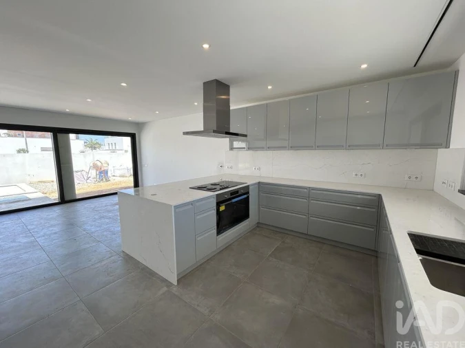 Moradia T6 para Arrendamento em Tavira (Santa Maria e Santiago) Foto 7