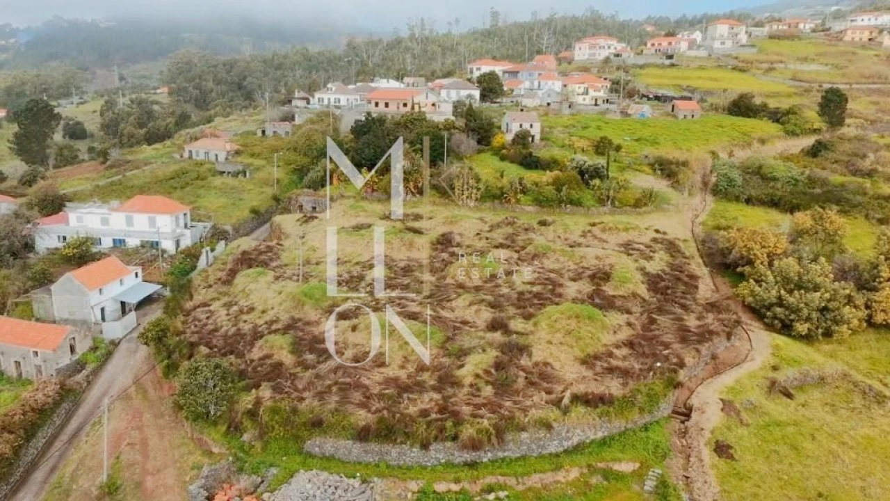 Terreno para Venda em Estreito da Calheta Foto 1