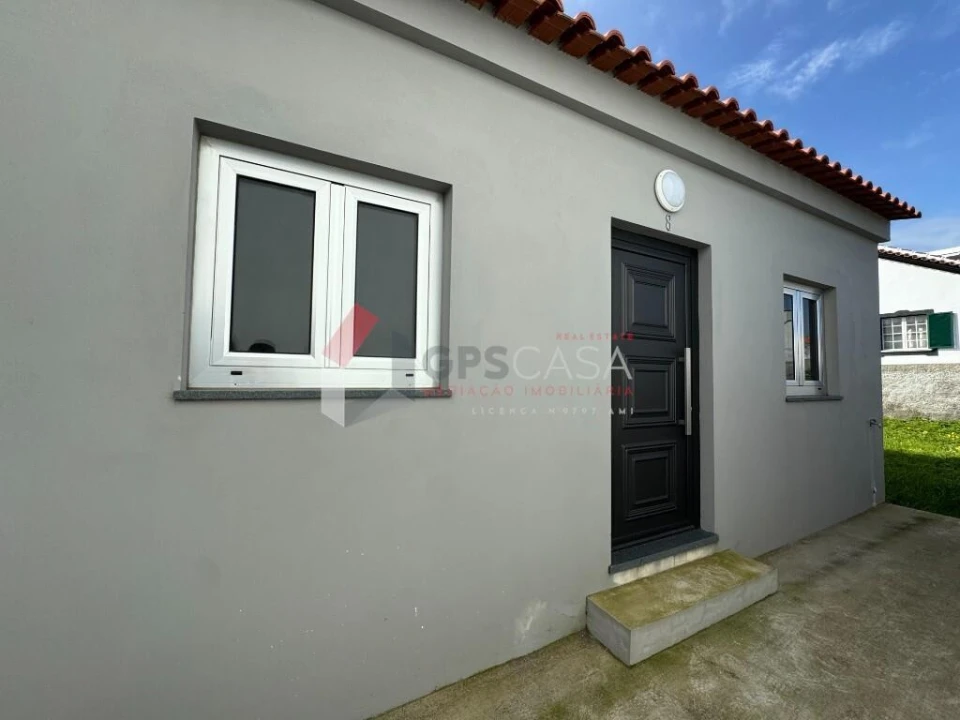 Moradia T1 para Venda em Praia da Vitoria (Santa Cruz) Foto 5