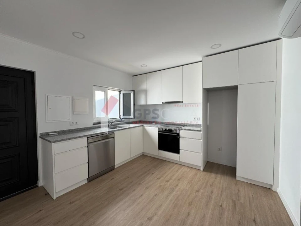 Moradia T1 para Venda em Praia da Vitoria (Santa Cruz) Foto 7