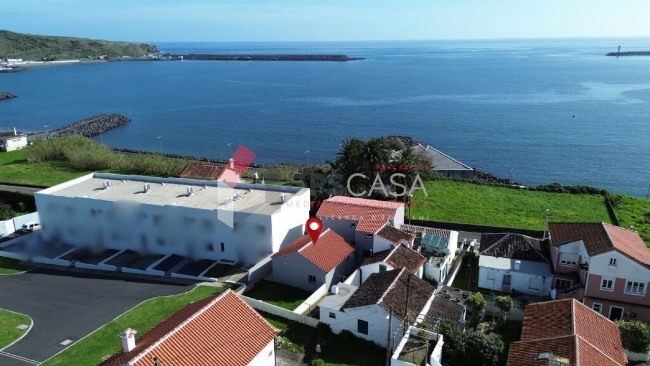 Moradia T1 para Venda em Praia da Vitoria (Santa Cruz) Foto 1
