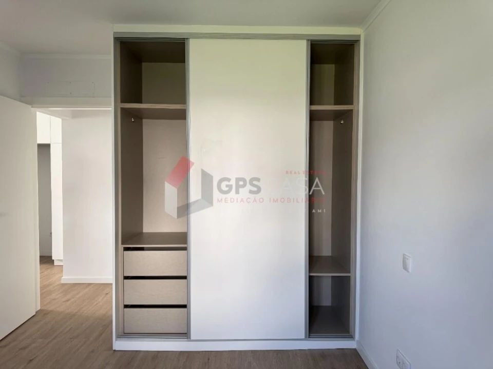 Moradia T1 para Venda em Praia da Vitoria (Santa Cruz) Foto 16