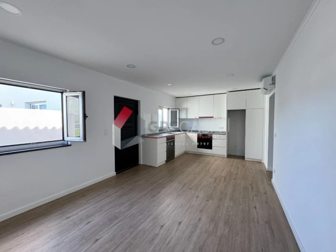 Moradia T1 para Venda em Praia da Vitoria (Santa Cruz) Foto 12