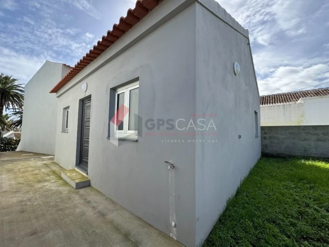 Moradia T1 para Venda em Praia da Vitoria (Santa Cruz) Foto 6