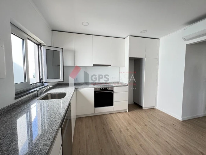 Moradia T1 para Venda em Praia da Vitoria (Santa Cruz) Foto 9