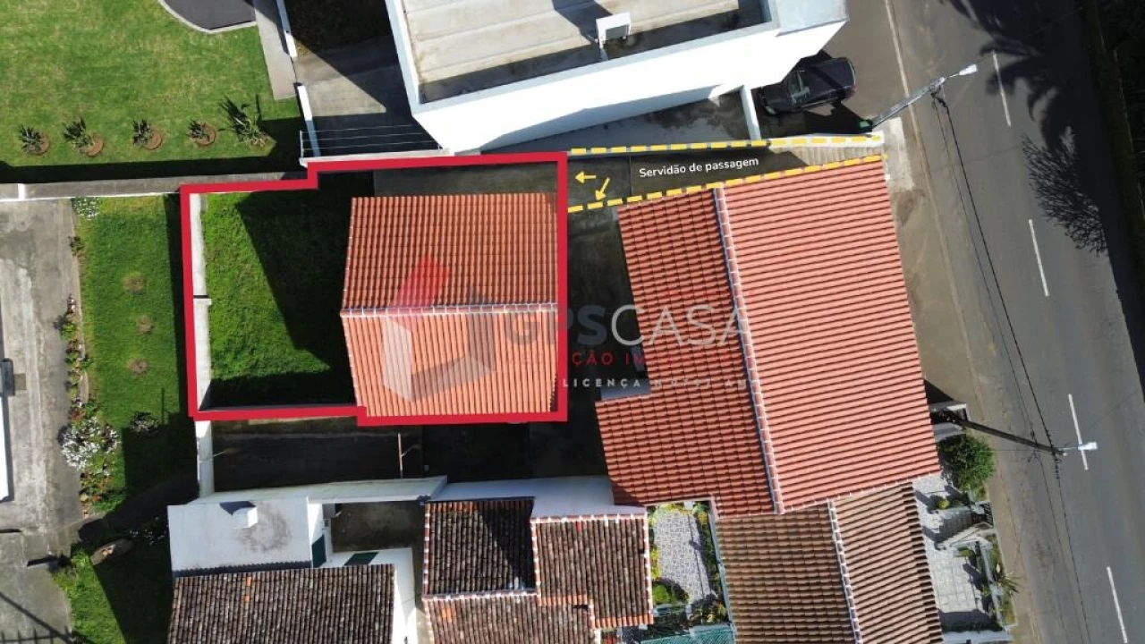 Moradia T1 para Venda em Praia da Vitoria (Santa Cruz) Foto 2