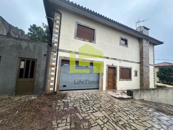 Moradia T3 para Venda em Alijo Foto 2