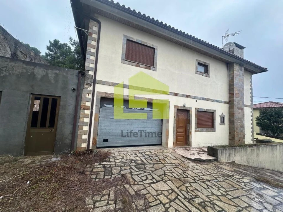 Moradia T3 para Venda em Alijo Foto 2