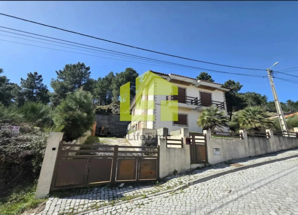 Moradia T3 para Venda em Alijo Foto 1