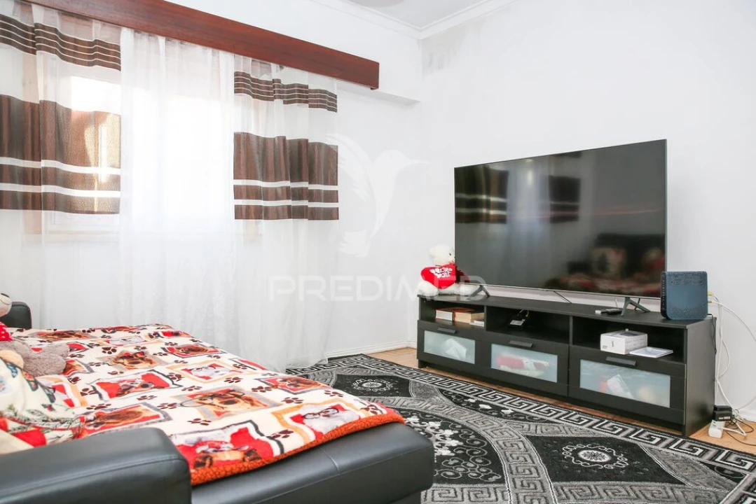 Apartamento T3 para Venda em Camarate, Unhos e Apelação Foto 11