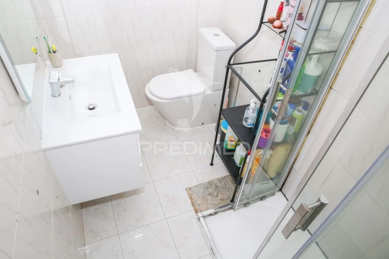 Apartamento T3 para Venda em Camarate, Unhos e Apelação Foto 14