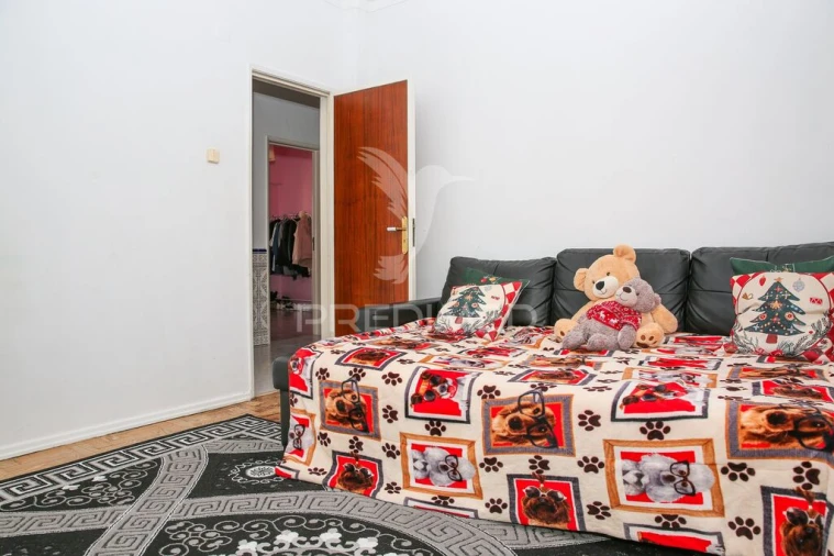 Apartamento T3 para Venda em Camarate, Unhos e Apelação Foto 13