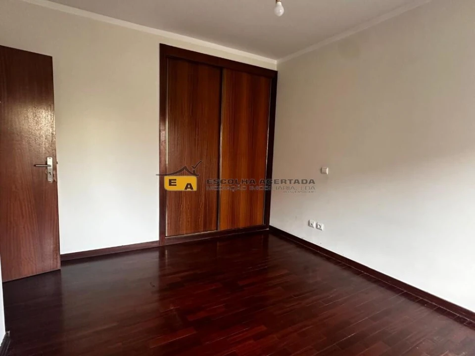 Apartamento T2 para Venda em Valongo Foto 12