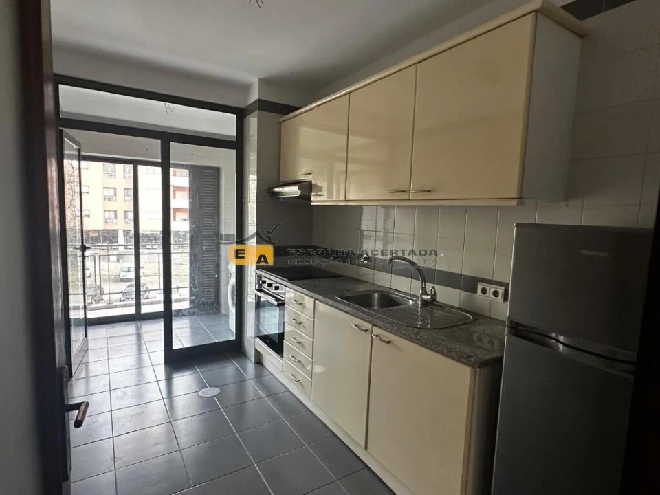 Apartamento T2 para Venda em Valongo Foto 3