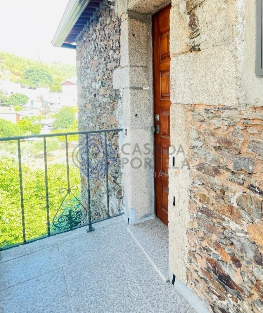 Moradia T2 para Venda em Pomares Foto 1