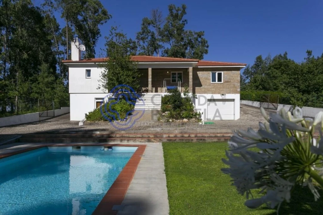 Moradia T3 para Venda em Macieira de Cambra Foto 18