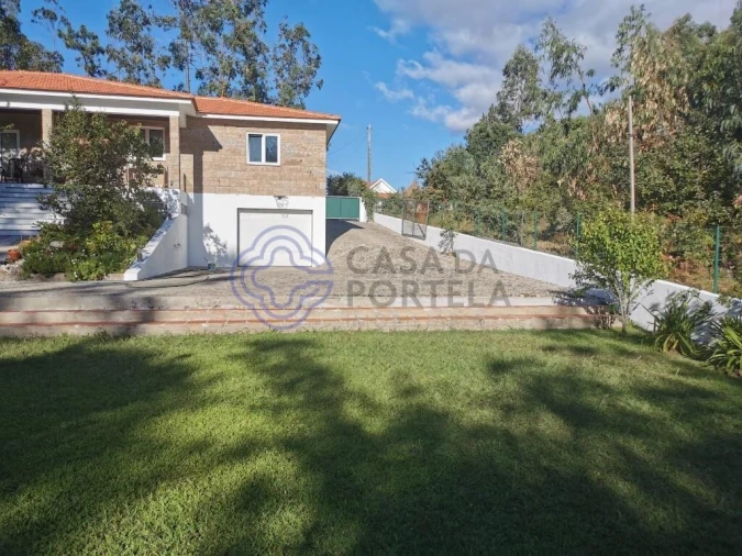 Moradia T3 para Venda em Macieira de Cambra Foto 17