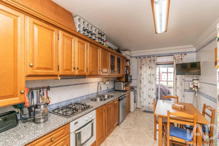Apartamento T3 para Venda em Marinha Grande Foto 2