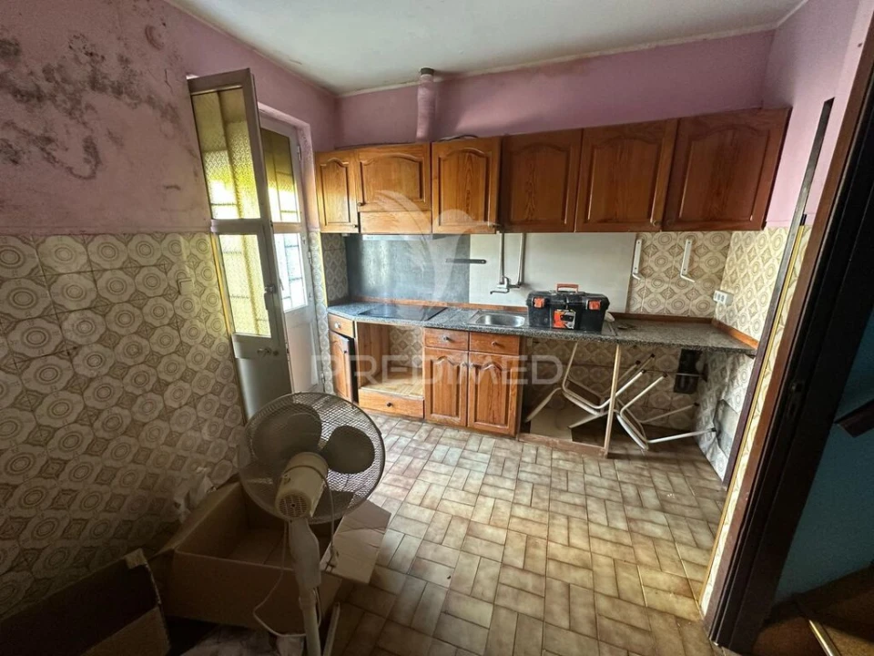 Moradia T2 para Venda em Oliveira do Douro Foto 3