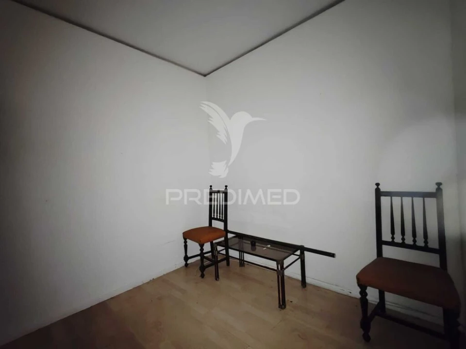 Moradia T2 para Venda em Oliveira do Douro Foto 5