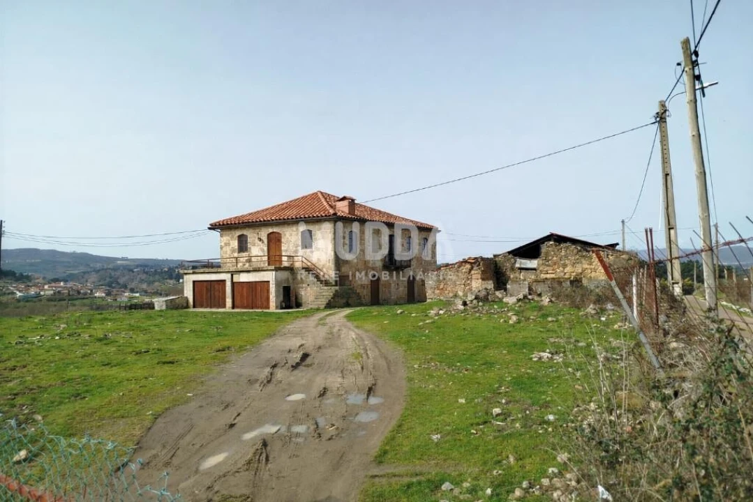 Quinta T5 para Venda em Calvão e Soutelinho da Raia Foto 2