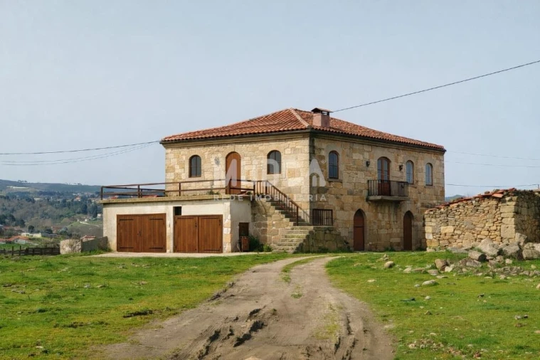 Quinta T5 para Venda em Calvão e Soutelinho da Raia