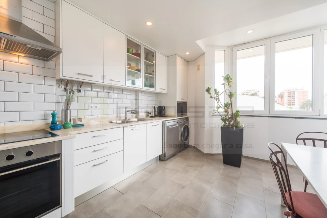 Apartamento T2 para Venda em Carcavelos e Parede Foto 3