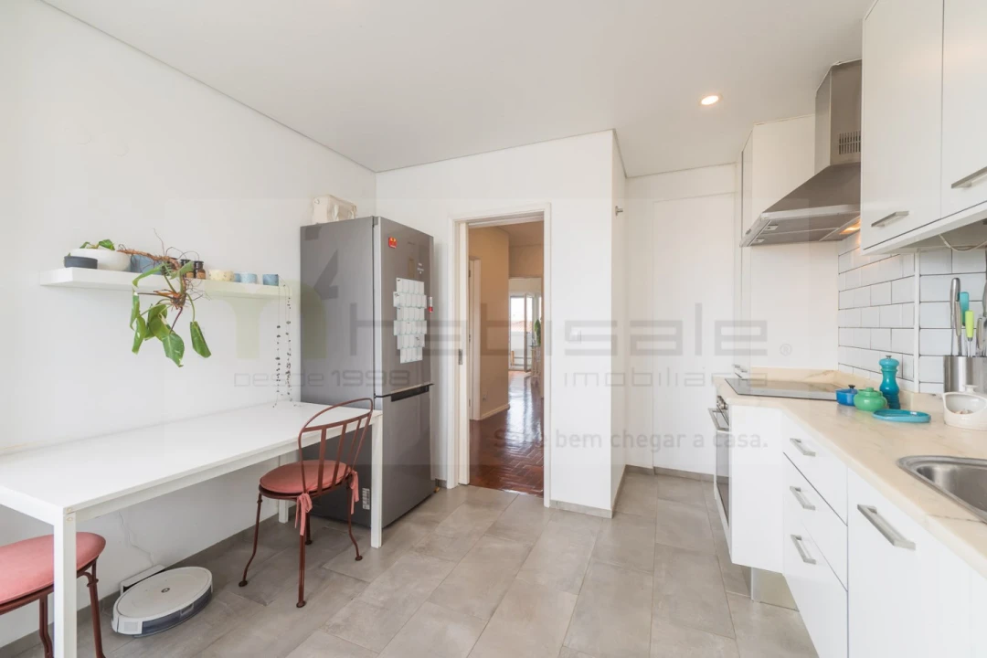 Apartamento T2 para Venda em Carcavelos e Parede Foto 1