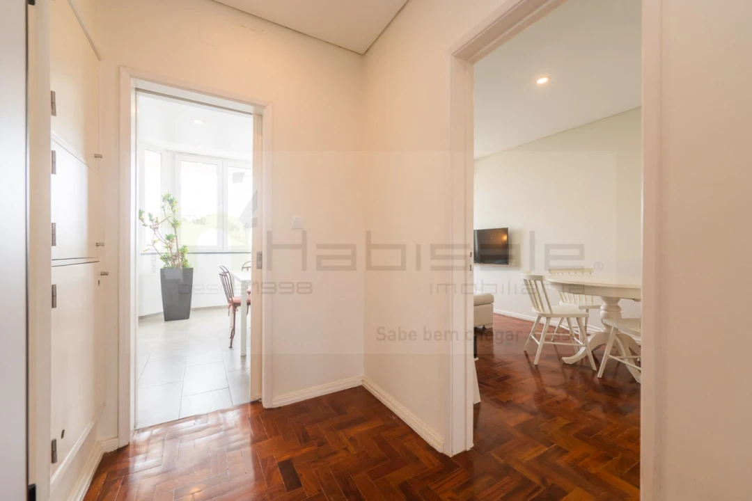 Apartamento T2 para Venda em Carcavelos e Parede Foto 7