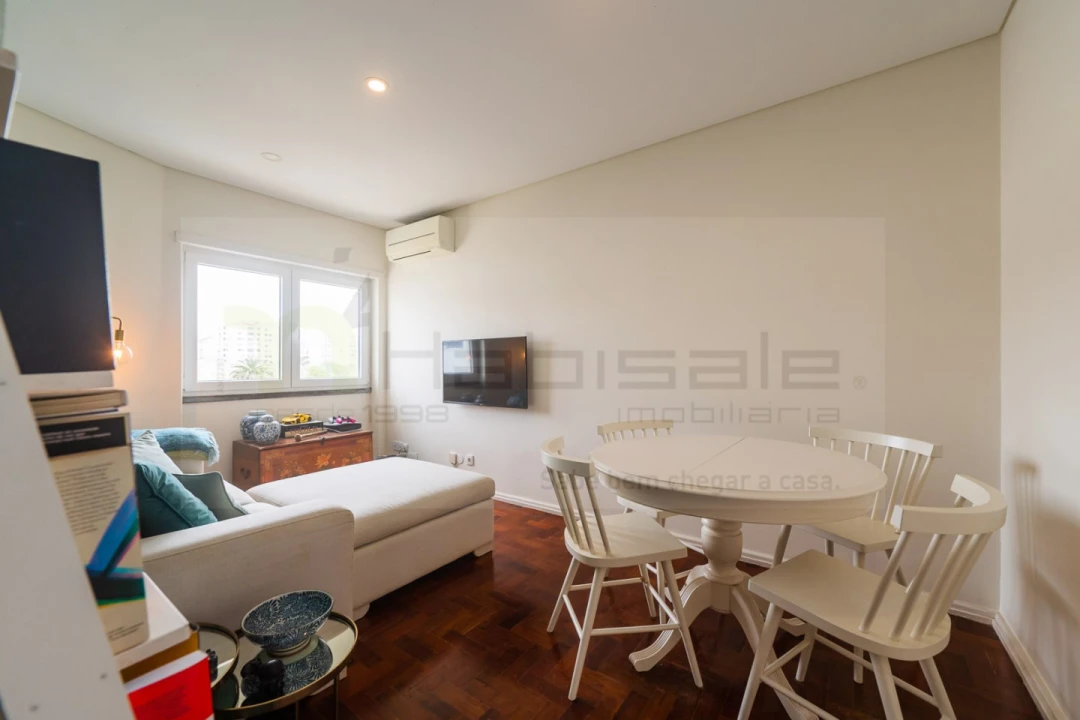 Apartamento T2 para Venda em Carcavelos e Parede Foto 10