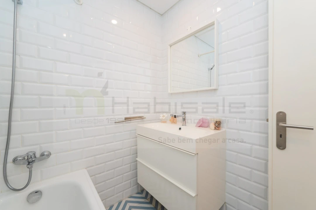 Apartamento T2 para Venda em Carcavelos e Parede Foto 15